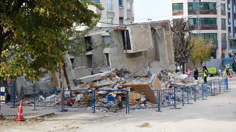 Gebzede yıkılan binada hayatını kaybeden Bilir ailesinin hayali yarım kaldı: Nasip olmadı | 12 bina mühürlendi; 45 aile tahliye edildi