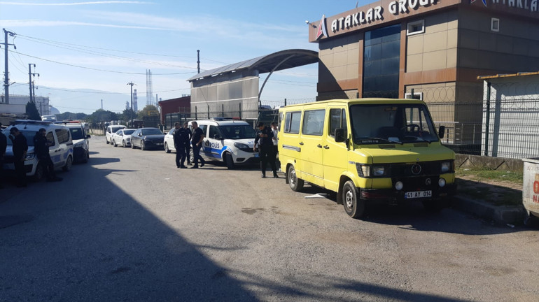 Olay yerinde bulunan minibüs