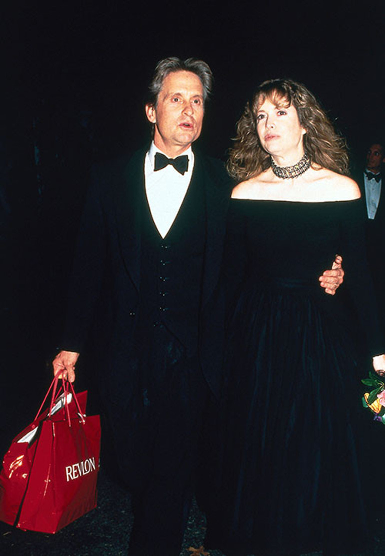 28 yıllık, 7 çocuklu evlilik bile tarihe karıştı... Bir yasak aşk uğruna ne efsaneler çöktü, ne paralar gitti