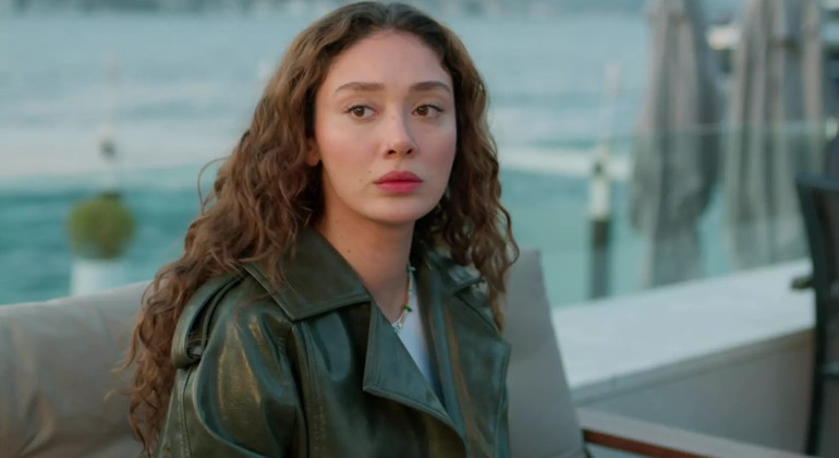 Güller ve Günahların 4. bölümünde neler oldu Hastaneden beklenen haber geldi... Berrak uyandı