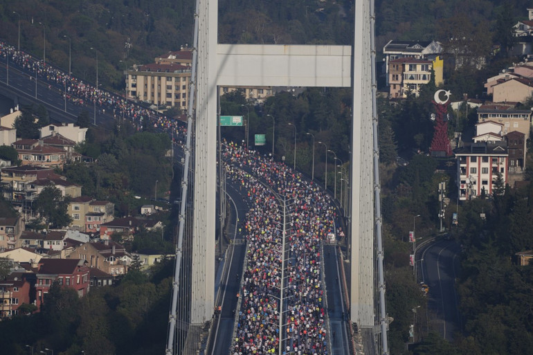 İstanbul Maratonu için bazı yollar trafiğe kapatıldı