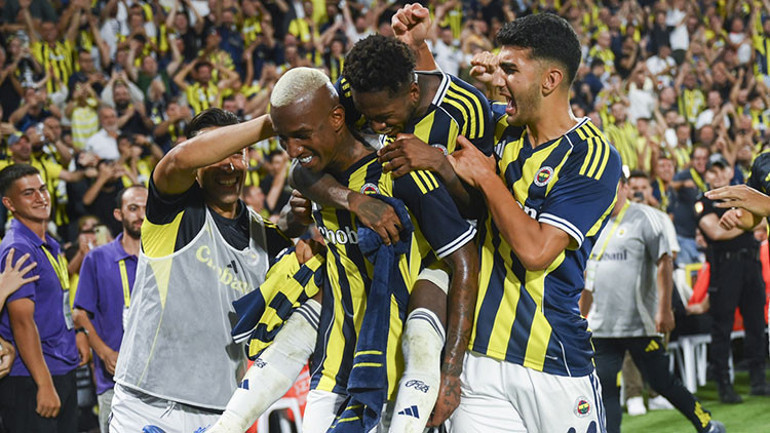 Beşiktaş-Fenerbahçe maçı öncesi Tedesconun planı belli oldu Motivasyon konuşmasında konsantrasyon vurgusu