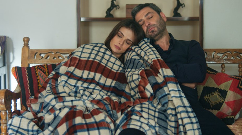 Kirpiğin ok gözün hançer 3 milyon izlenmeye ulaştı...