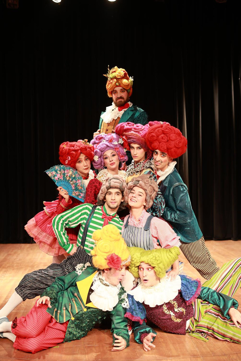 Peruka Kasabası’na büyük ilgi