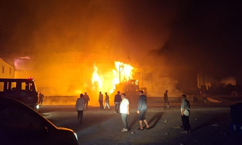 Antalyada korkutan yangın Fabrika alevler içinde kaldı