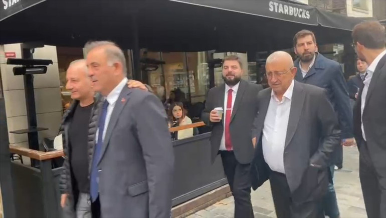 Ekrem İmamoğlunun babası ve oğlu ifade vermek için emniyete geldi