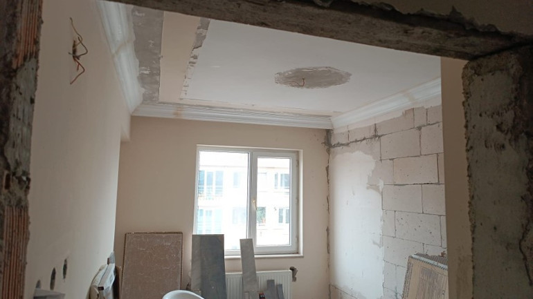 Samsunda ilginç olay: Mahkeme kararıyla komşusunun odasını dairesine kattı