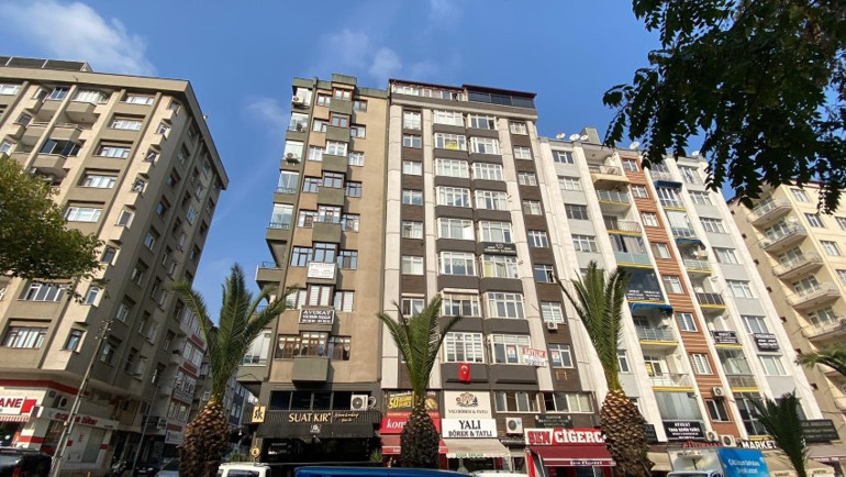 Samsunda ilginç olay: Mahkeme kararıyla komşusunun odasını dairesine kattı