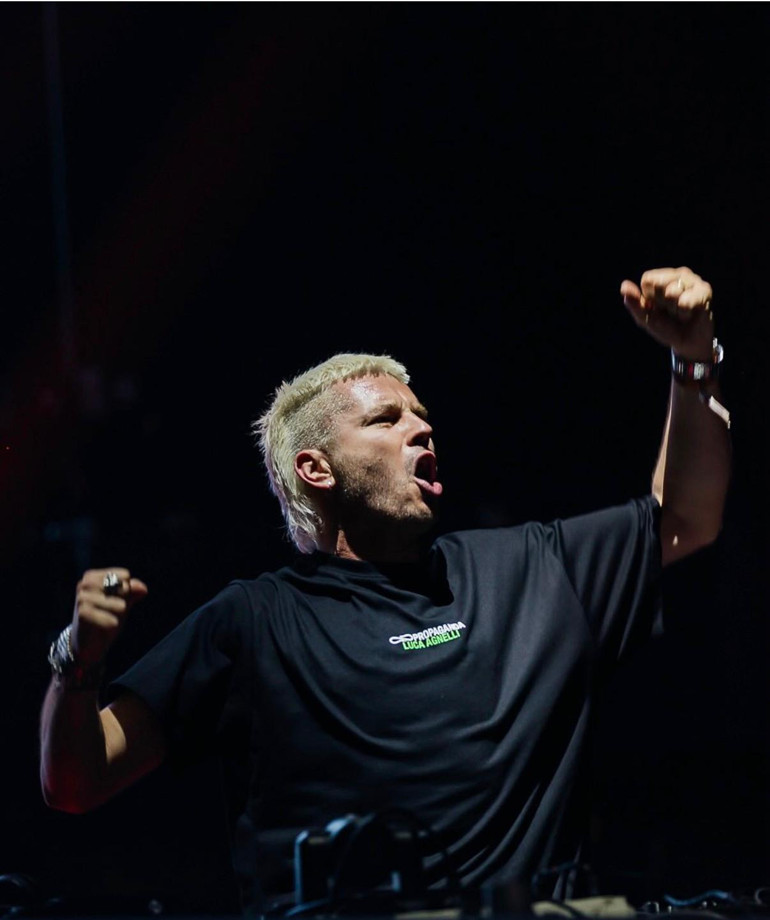 Atatürk’e armağan şarkılar