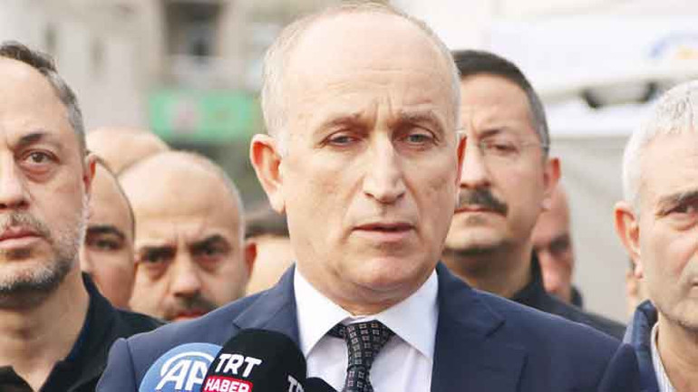 Gebze’de bina zeminden dolayı çökmüş