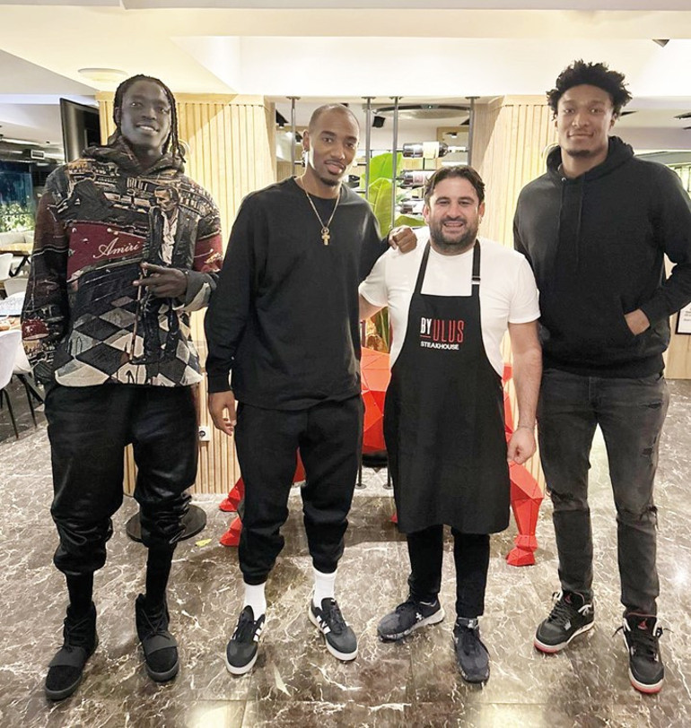 Maçtan sonra danaya girdiler