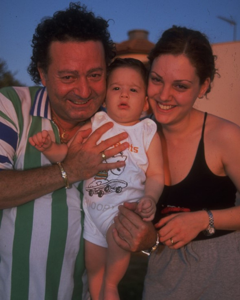 Çevremdeki insanların maskesi düştü Babamla iletişime geçiyorum...