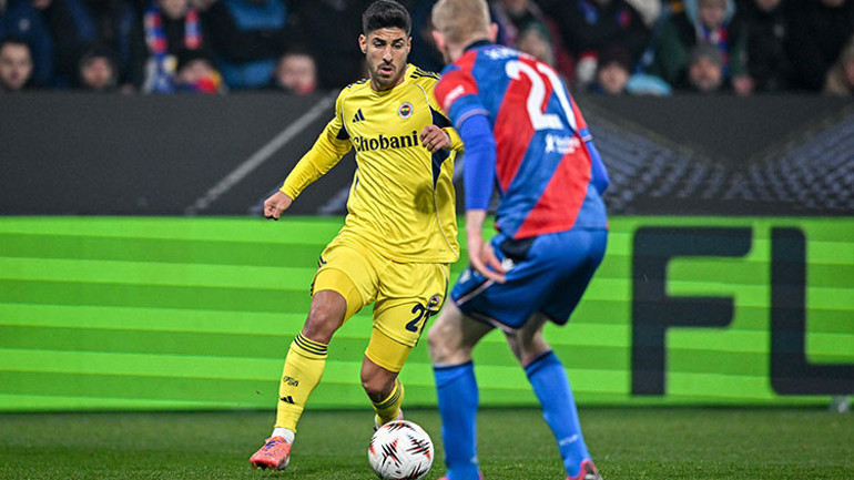 Fenerbahçenin Viktoria Plzen maçında beklediği penaltı dünya basınında Skandal