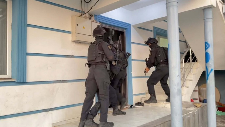 1,8 milyarlık liralık hesap hareketi MİT, jandarma ve polis ortak çalıştı: Baskınlarla tek tek alındılar