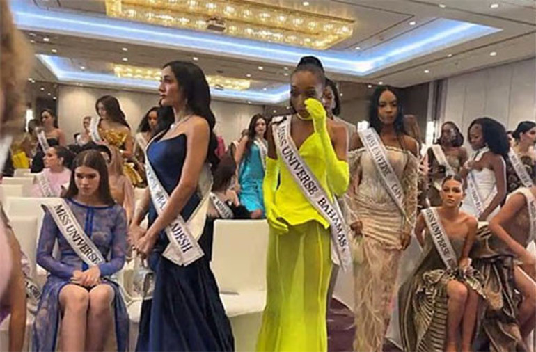 Kainat Güzeli yarışmasında gözyaşları.. Meksikalı güzeli azarlamıştı... Herkesin önünde hüngür hüngür ağladı