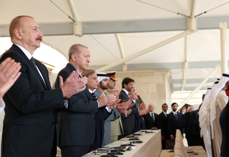 Cumhurbaşkanı Erdoğan: Karabağ zaferi tarihe şeref nişanesi olarak altın harflerle yazıldı