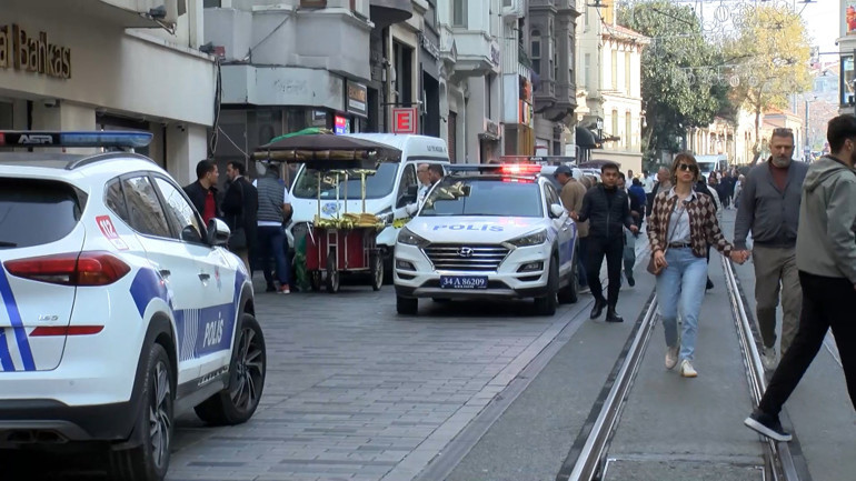 İstiklal Caddesi'nde silahlı saldırı anı