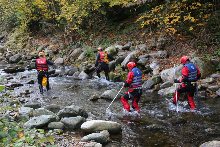 Kastamonu'da kayıp anne ve 5 yaşındaki oğlunu arama çalışmaları