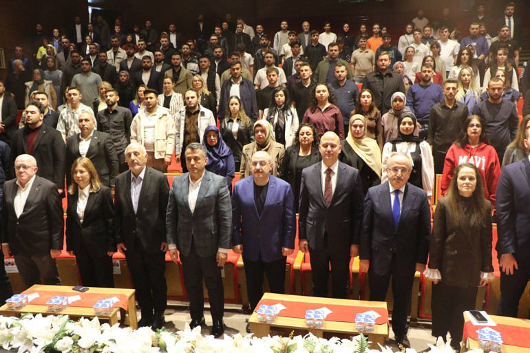 Mustafa Varank: Türkiyenin yaşadığı en büyük sıkıntılardan bir tanesi sağlıklı bir muhalefetin olmayışıdır