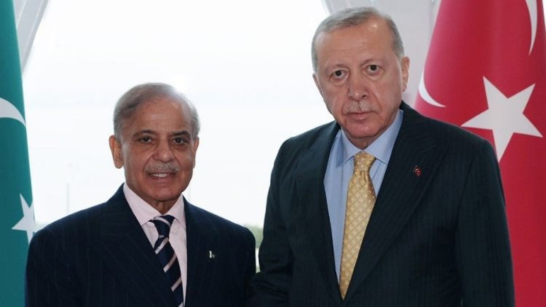Cumhurbaşkanı Erdoğan, Azerbaycan Cumhurbaşkanı Aliyev ve Pakistan Başbakanı Şerif ile görüştü