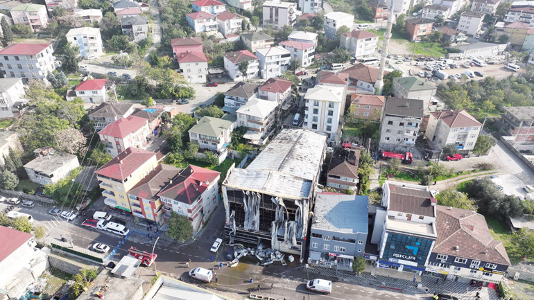 Parfüm fabrikasında yangın faciası... 6 ölü 1’i ağır 7 yaralı