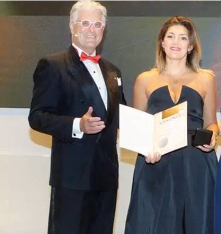 Alman Tıp Ödülü Ebru Hanım’ın