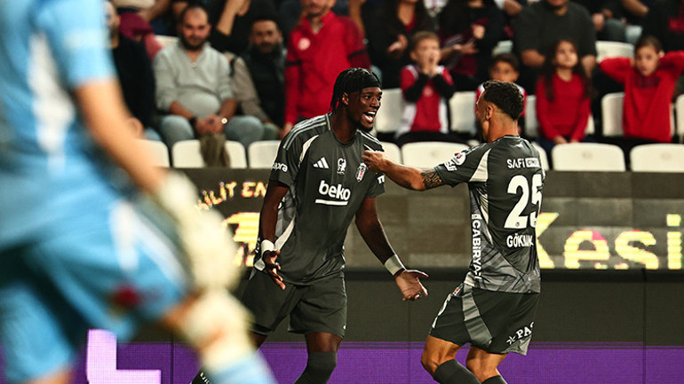 Usta yazarlar Beşiktaşın Antalyaspor deplasmanındaki performansını yorumladı: Beşiktaş nihayet büyük takım mantalitesini sahaya yansıttı, Beşiktaş sonunda pres yapmaya başladı