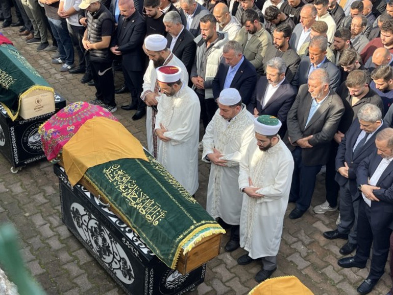 Kocaeli faciasında 6 kişi toprağa verildi | Cenazede yürek yakan detay: Tabutların üzerine örttüler