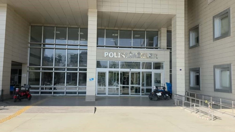 İzmirdeki MR olayında 1 personelin işine son verildi