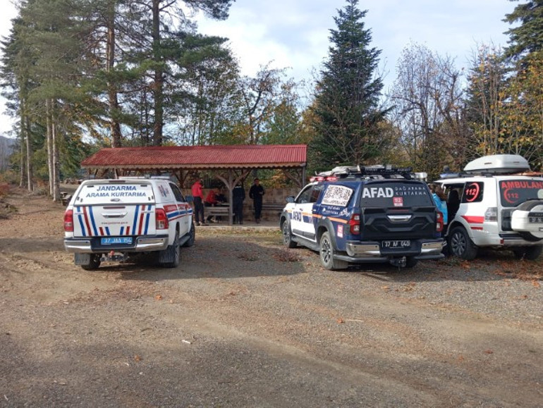 Bozkurt'ta anne ve çocuğu için yürütülen arama çalışmaları