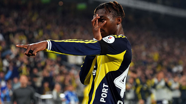 Fenerbahçede ilklerin gecesi Asensiodan kariyer rekoru, Kerem ve Neneden siftah