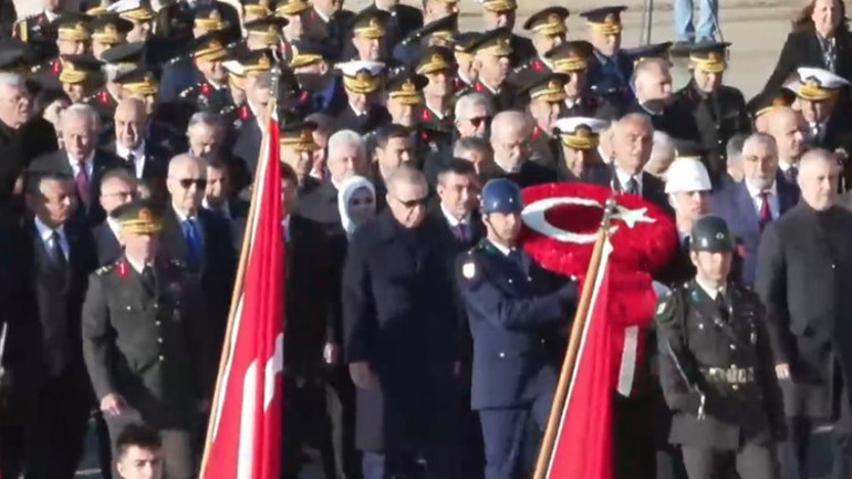 Mustafa Kemal Atatürkü saygıyla anıyoruz | Cumhurbaşkanı Erdoğan: Türkiye küresel güç olma yolunda emin adımlarla ilerlemekte