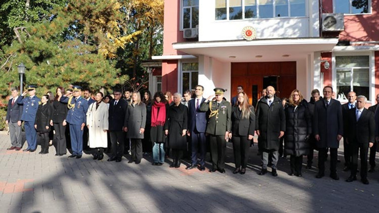 Ulu Önder Atatürk, vefatının 87. yılında dünyada törenlerle anıldı