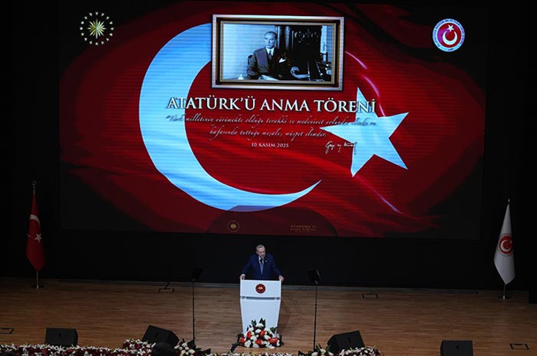 Cumhurbaşkanı Erdoğan: Milli değerlerimizi örseletmeyiz