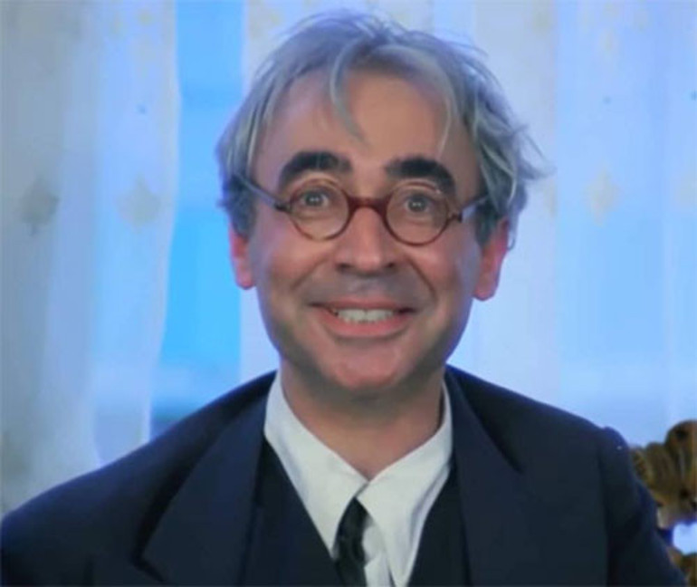 Önce iplik fabrikasında işçiydi, sonra Anadoluda bir köy öğretmeni... O şimdi Türk sinemasının yaşayan efsanesi