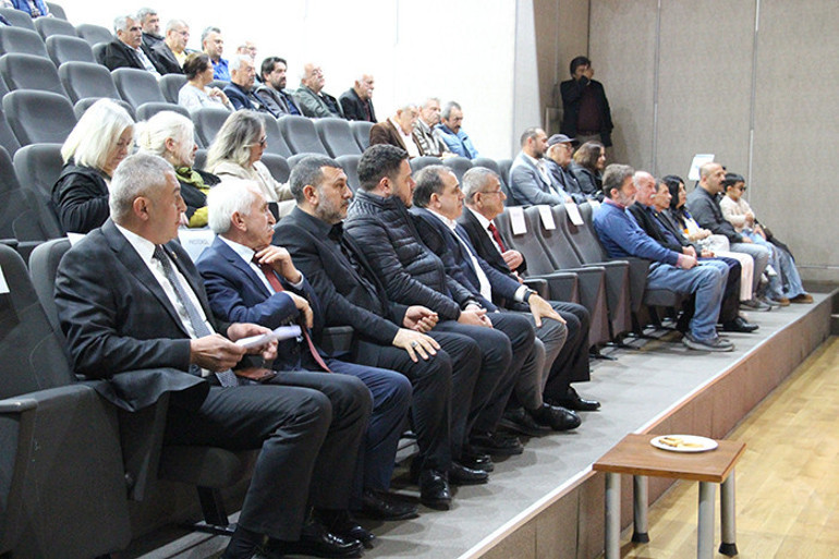 Necip Fazıl Kültür Merkezi'nde düzenlenen dayanışma gününden görüntü