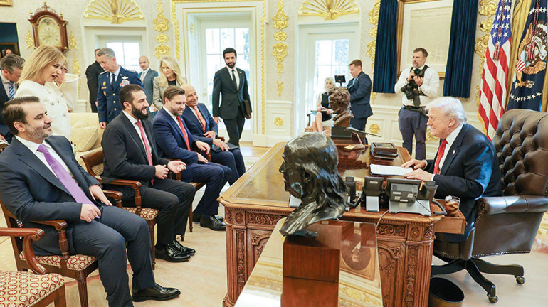 Beyaz Saray’da bir ilk Suriye Devlet Başkanı Şara Trump ile görüştü