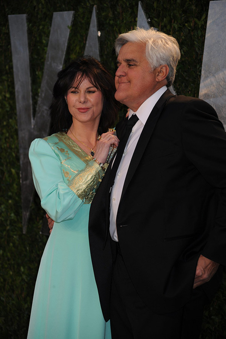 Büyük aşkı artık onu hatırlamayacak bile… Ünlü sunucunun en zor sınavı… Demansa yakalanan 45 yıllık karısına gözü gibi bakıyor