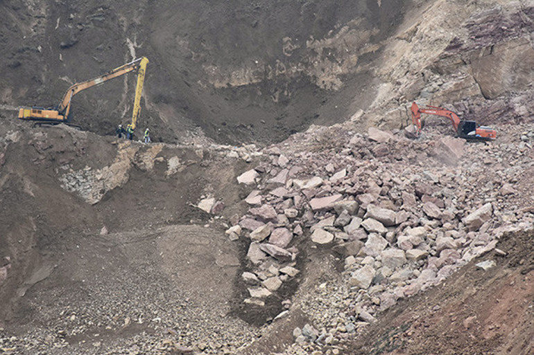 Ordu taş ocağı şantiyesinde göçük alanında arama çalışmaları