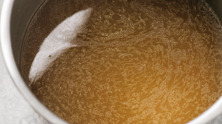 Tavuk suyu nasıl yapılır Ev yapımı tavuk suyu tarifi ve püf noktaları