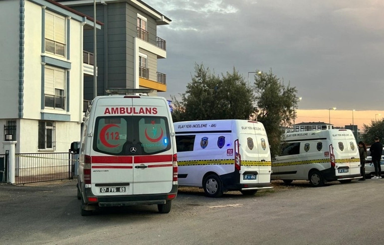 Polis memuru, eşi ve 2 çocuğunu öldürdü