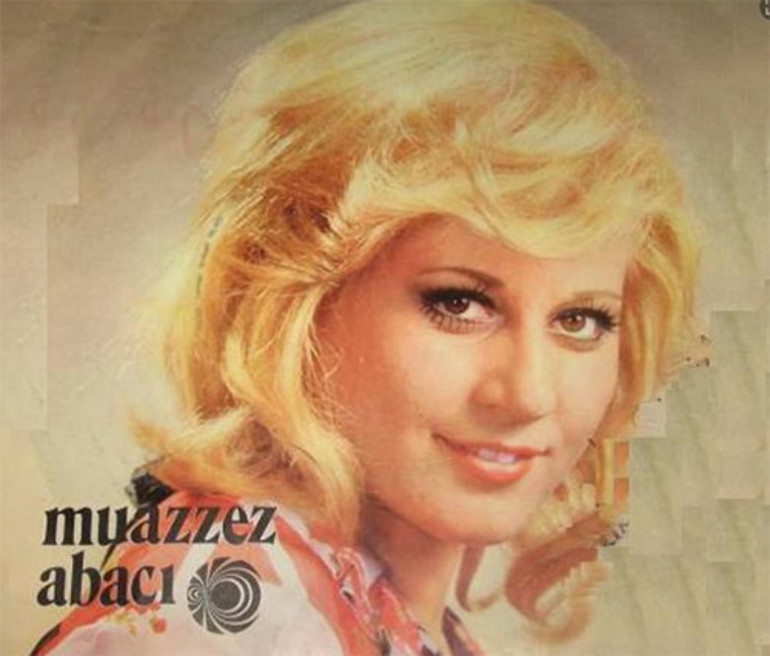 Daha 7 yaşındayken öyle bir şarkı söyleyişi vardı ki Sarı Bombanın kızı sahnelerin yıldızı olmuştu... Acı haberi uzaklardan geldi