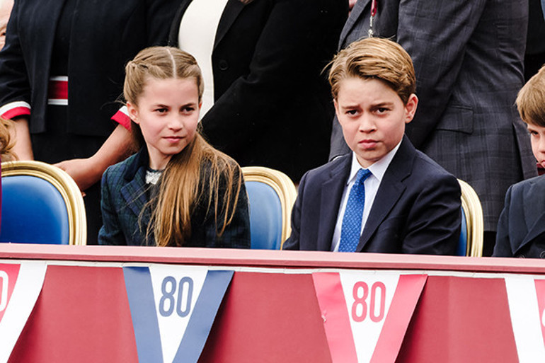 İleride kral olacak ama yasaklarla büyüyor… Küçük prens şimdiden anne babasına kafa tutmaya başlamış