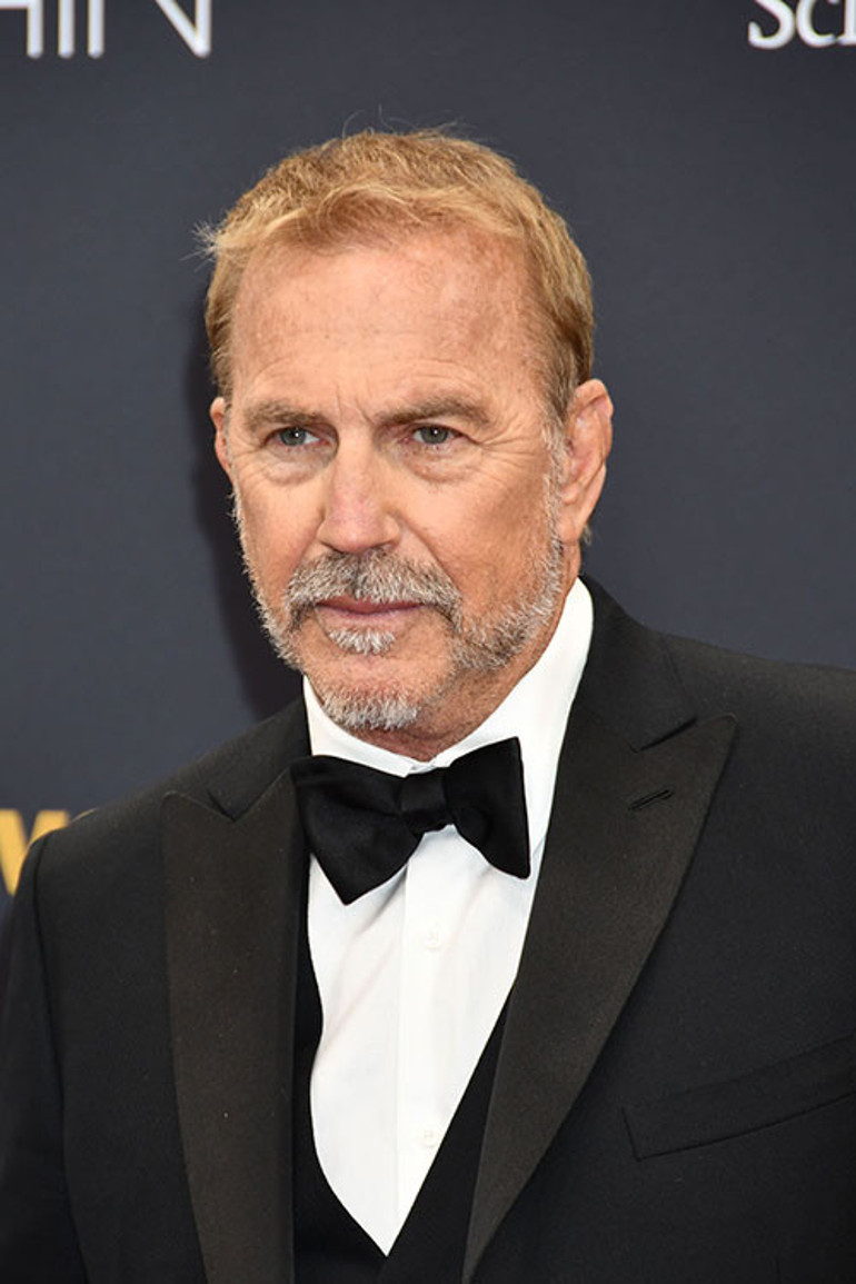 Ünlü oyuncunun iki evliliği de bitti... Yedi çocuğu var ama bu yaşında yapayalnız kaldı... Kalabalık ailemi özlüyorum