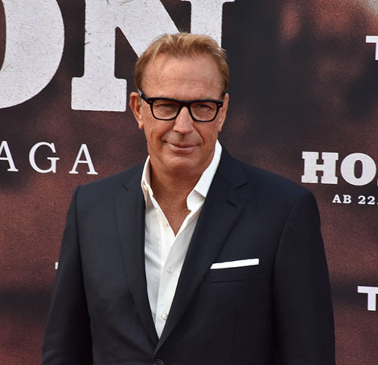 Ünlü oyuncunun iki evliliği de bitti... Yedi çocuğu var ama bu yaşında yapayalnız kaldı... Kalabalık ailemi özlüyorum