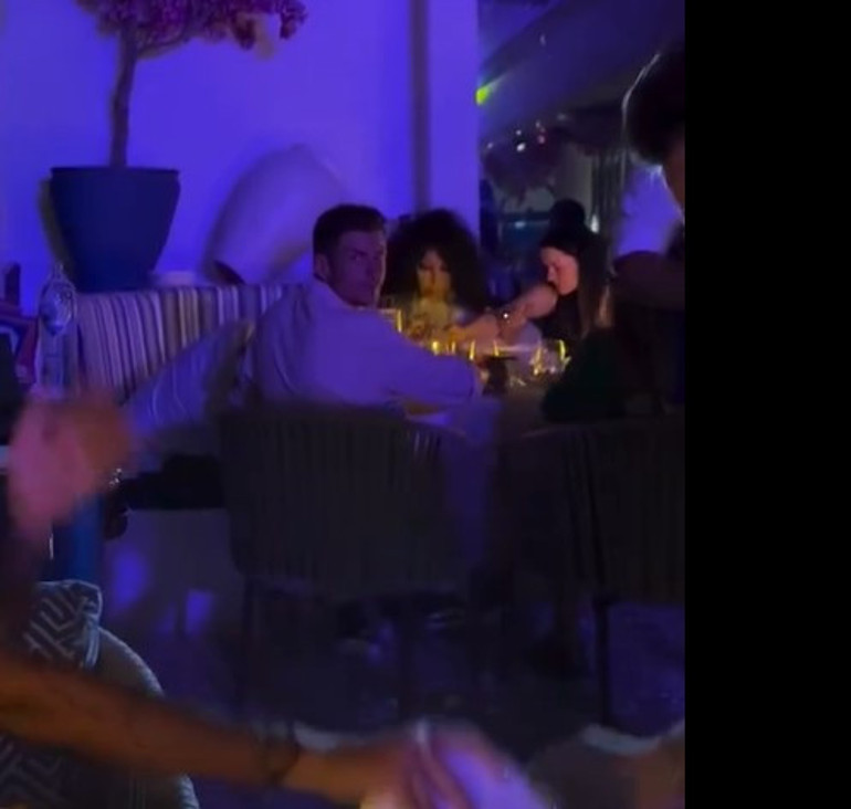 Evli sevgilisi ve onun eşiyle yemeğe çıktı iddialarına Bülent Ersoydan sert tepki: Ben kimseye hesap vermem