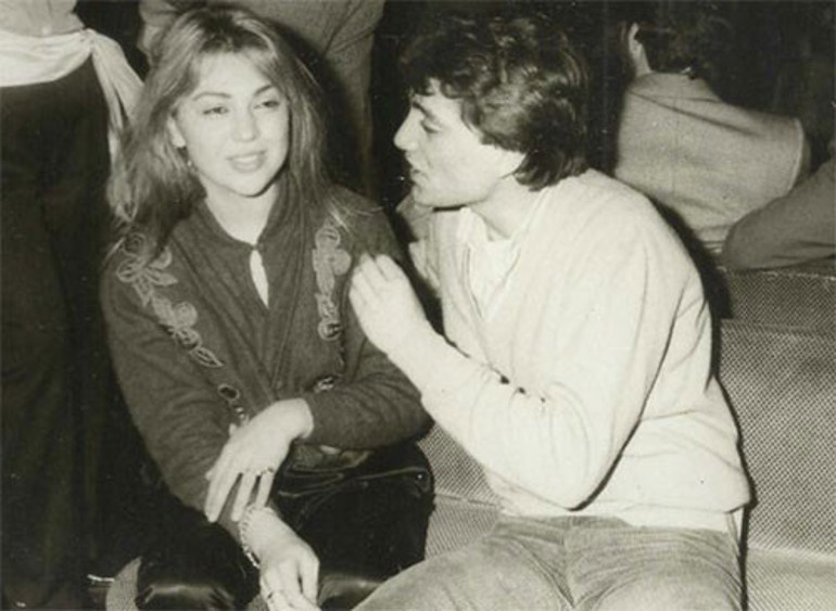 Ünlü oyuncu erken yaşta Alzheimerin pençesine düştü... Dünyası ilk filmi gibi Paramparça oldu... Şimdi bakımevinde hayata tutunmaya çalışıyor