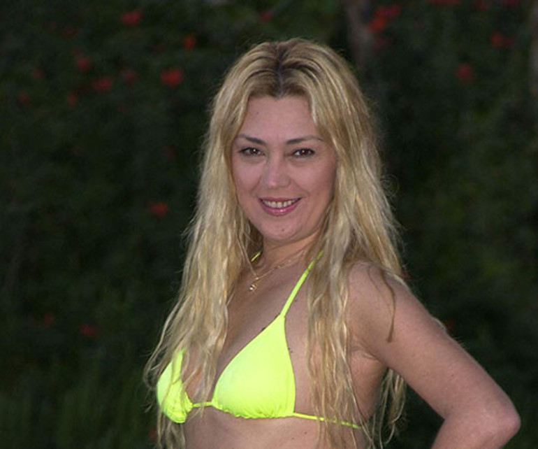 Ünlü oyuncu erken yaşta Alzheimerin pençesine düştü... Dünyası ilk filmi gibi Paramparça oldu... Şimdi bakımevinde hayata tutunmaya çalışıyor