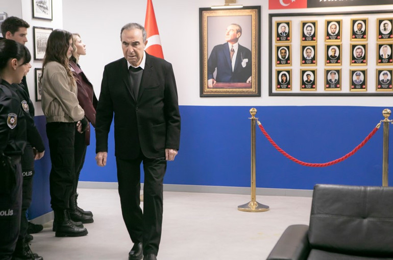 Arka Sokaklar Sürgünle ağlatacak