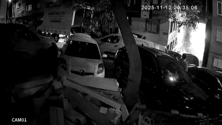 Kağıthanede 6 katlı binadaki patlamadan yeni görüntüler Alev topu yükseldi